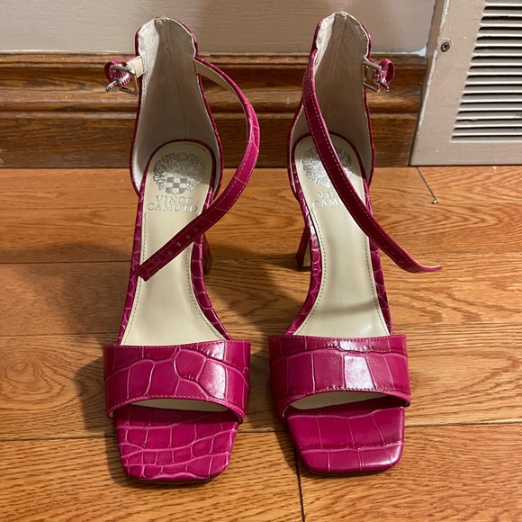 Fuchsia Croc Print Heels from Vince Camuto - Picture 2 of 4